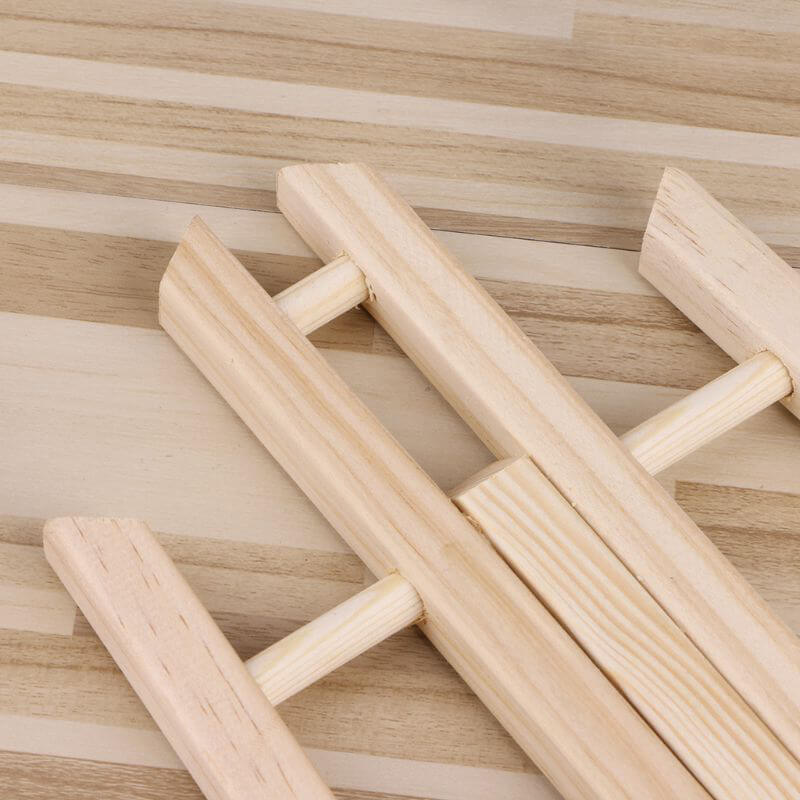 Free Pine Wood Easel